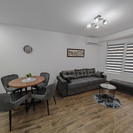 Imperial Apartment Veliko Gradiste Exterior photo