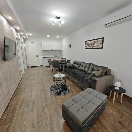Imperial Apartment Veliko Gradiste Exterior photo